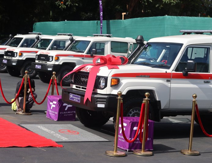 Mnangagwa Receives Ambulance Donation, Calls for Stronger Public-Private Partnerships