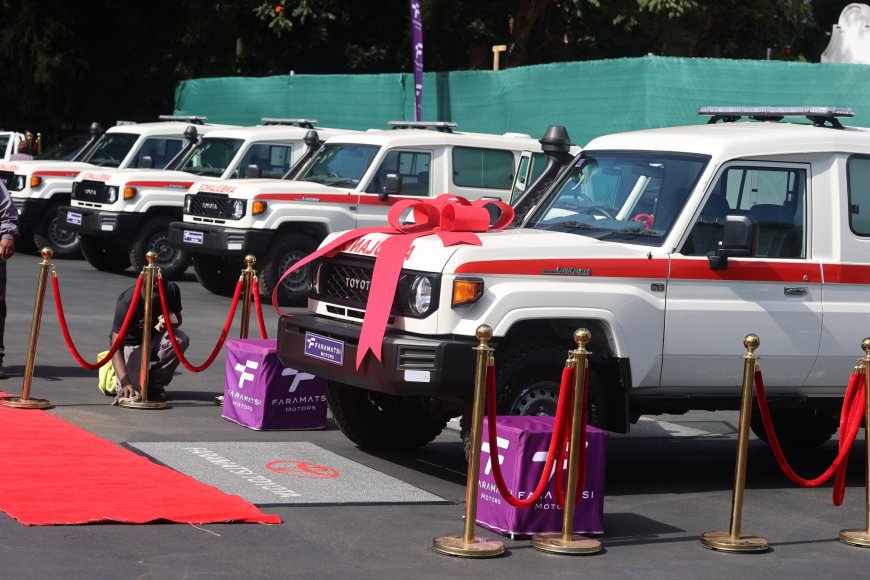 Mnangagwa Receives Ambulance Donation, Calls for Stronger Public-Private Partnerships