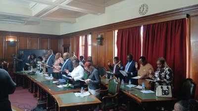 Byo councillors sign anti-corruption pledge after earlier resistance